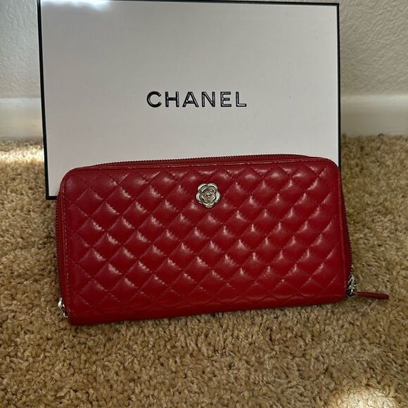 CHANEL Handbags - Chanel Camelia Waller